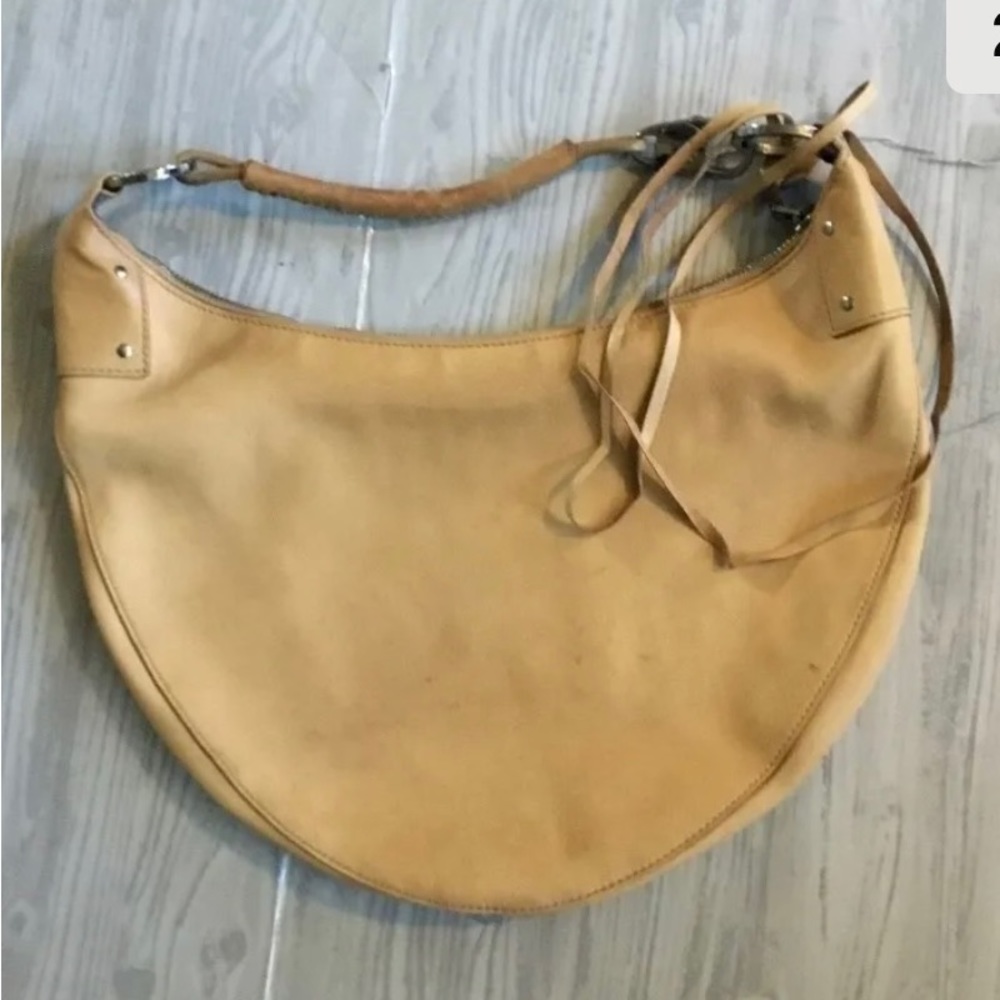 Sale! 🔥 Gucci half moon leather bag